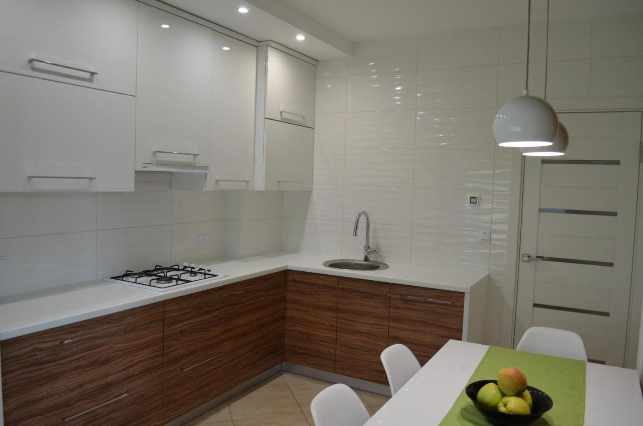 Apartment On Getmana Vigovskogo 49 Riwne Exterior foto