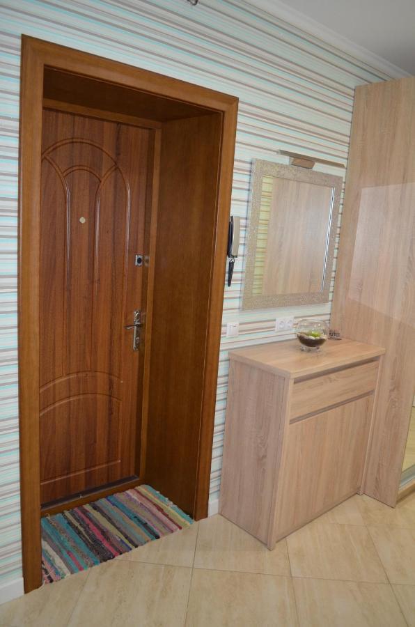 Apartment On Getmana Vigovskogo 49 Riwne Exterior foto