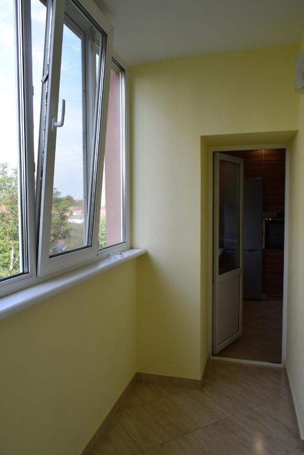 Apartment On Getmana Vigovskogo 49 Riwne Exterior foto