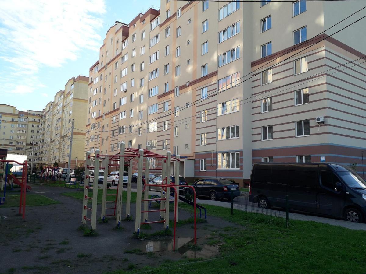 Apartment On Getmana Vigovskogo 49 Riwne Exterior foto